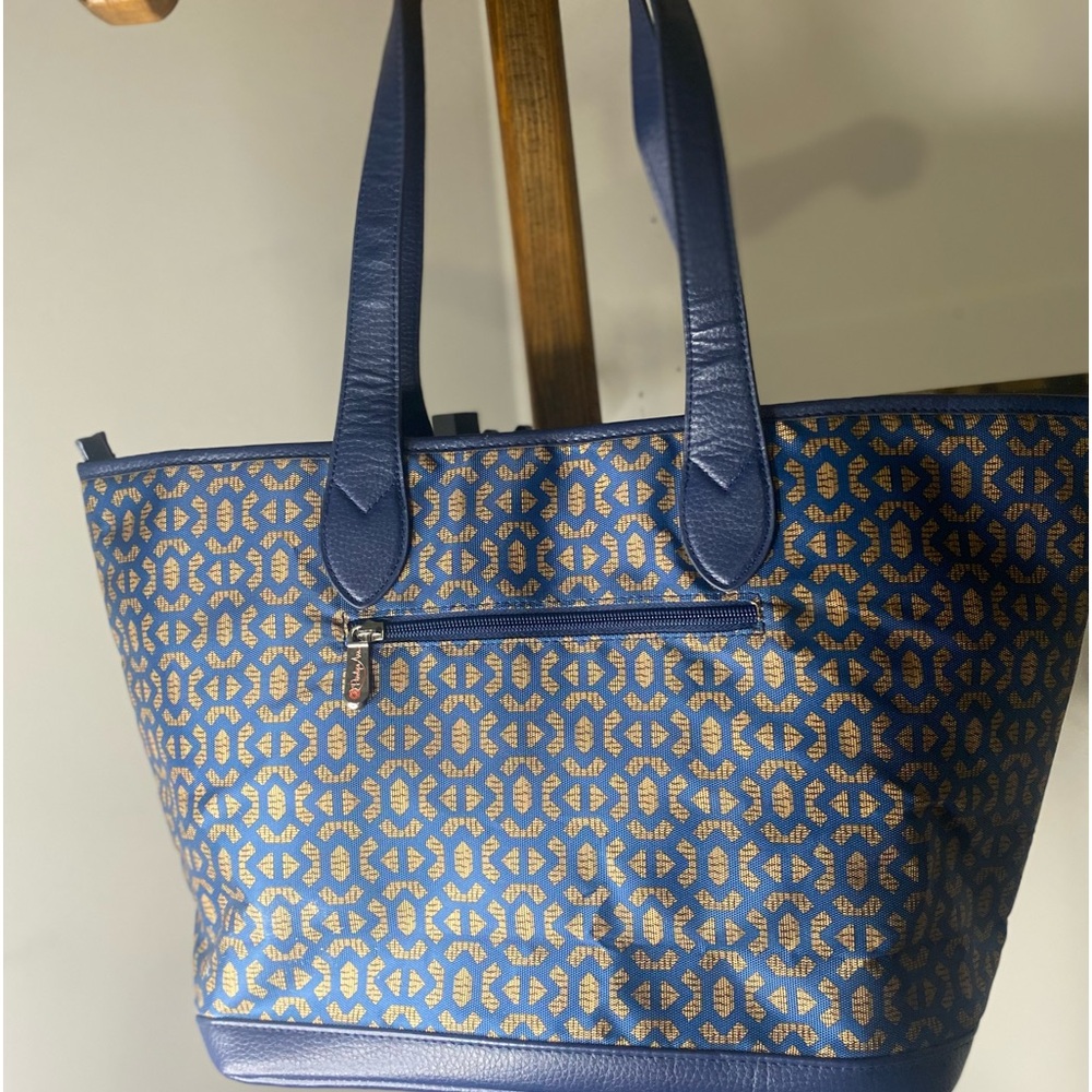 Penelope Ann Shoulderbag